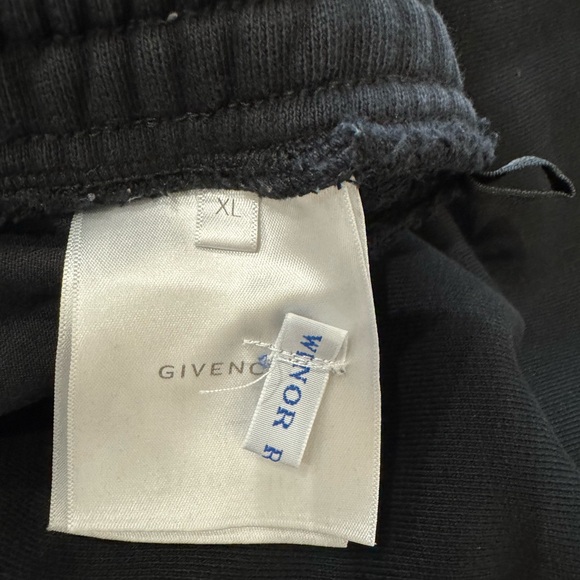 GIVENCHY Bermuda Sweat Shorts - Picture 12 of 12